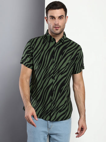 Men's Animal Print Green Slim Fit Rayon Casual Shirt With Spread Collar & Half Sleeves