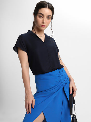 DL Woman V- Neck Regular Fit Solid Navy Top