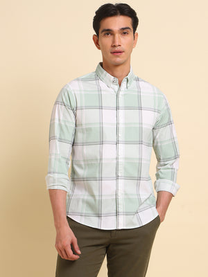 Men's Slim Fit Green Checkered Button Down Collar & Full Sleeves Casual Shirt