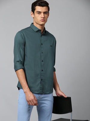 Men's Solid Teal Green Slim Fit Casual Shirt With Spread Collar
