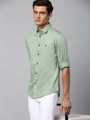 Men's Solid Sage Slim Fit Casual Shirt With Spread Collar