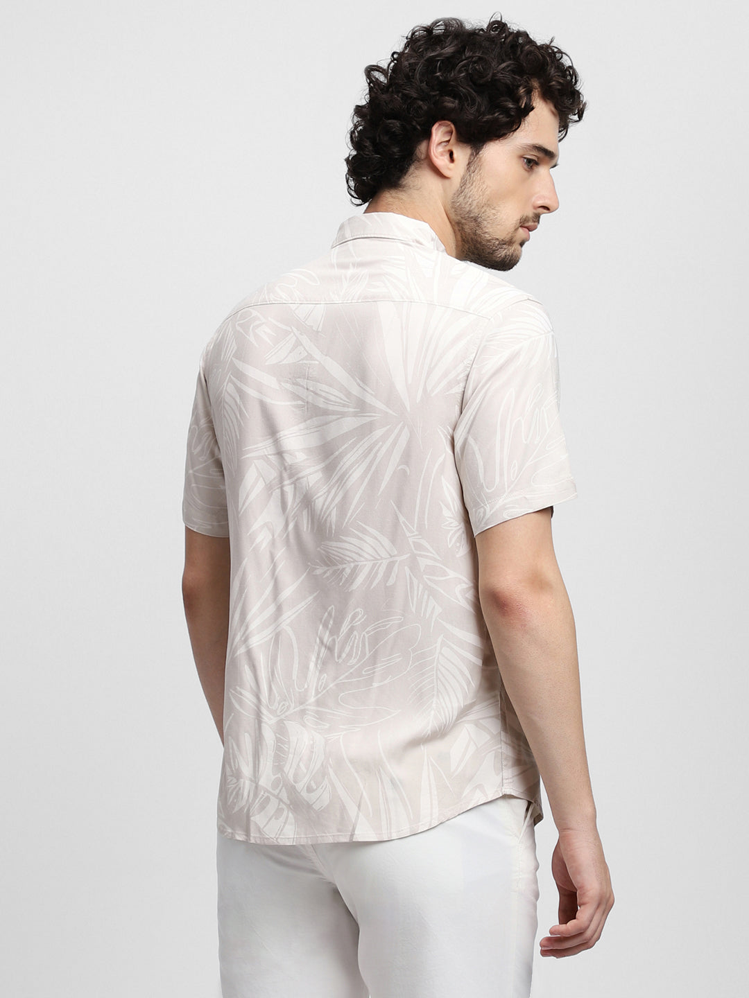#color_off-white