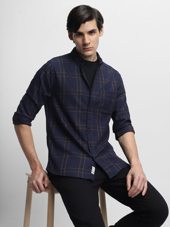 Men's Spread Collar Slim Fit Tartan Checks Opaque Cotton Casual Shirt