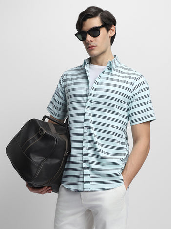 Men's Spread Collar Regular Fit Checks Blue Casual Shirt