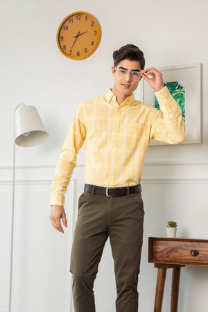 Men's Checkered Slim Fit Cotton Linen Casual Shirt With Button-Down Collar & Full Sleeves